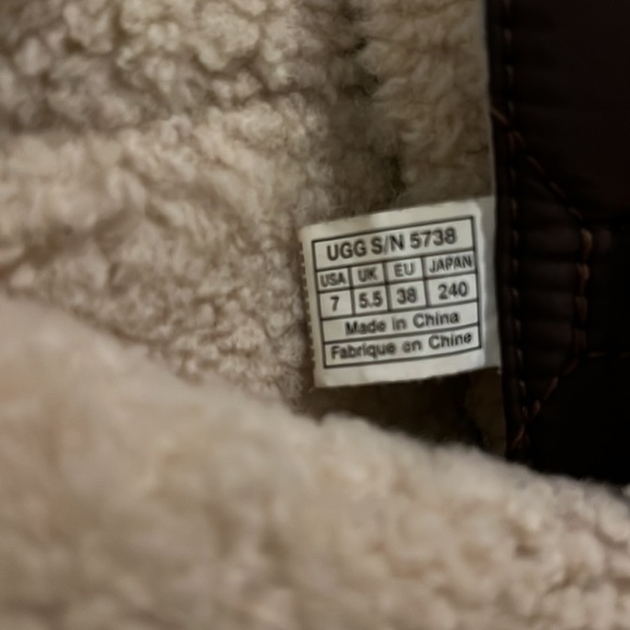 Women’s Uggs Snow Boots Size 7 - Picture 7 of 8